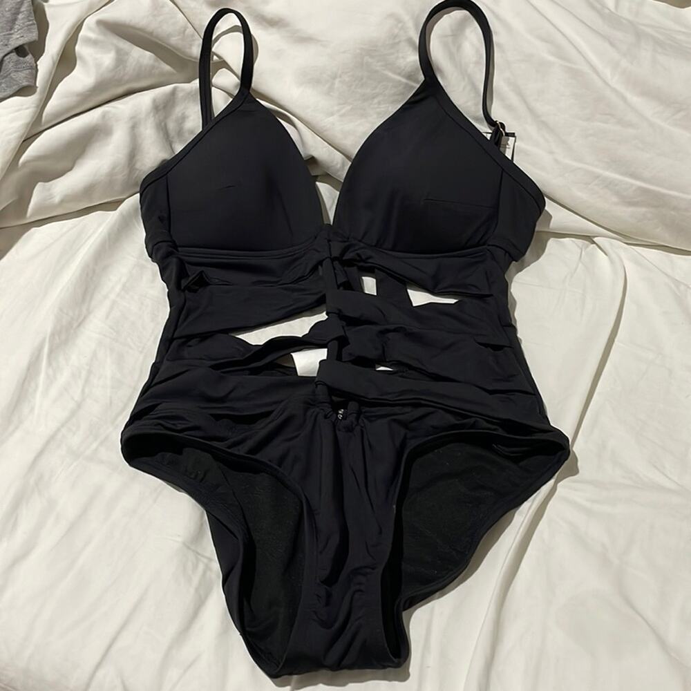 Kenneth Cole L black push up open lattice midsection one piece swim nwt perfect